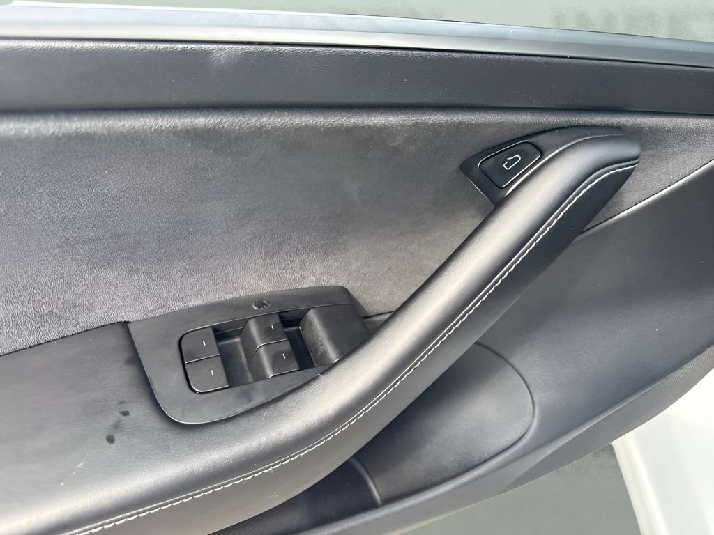 Used 2021 Tesla Model 3 Long Range AWD/4WD image 29