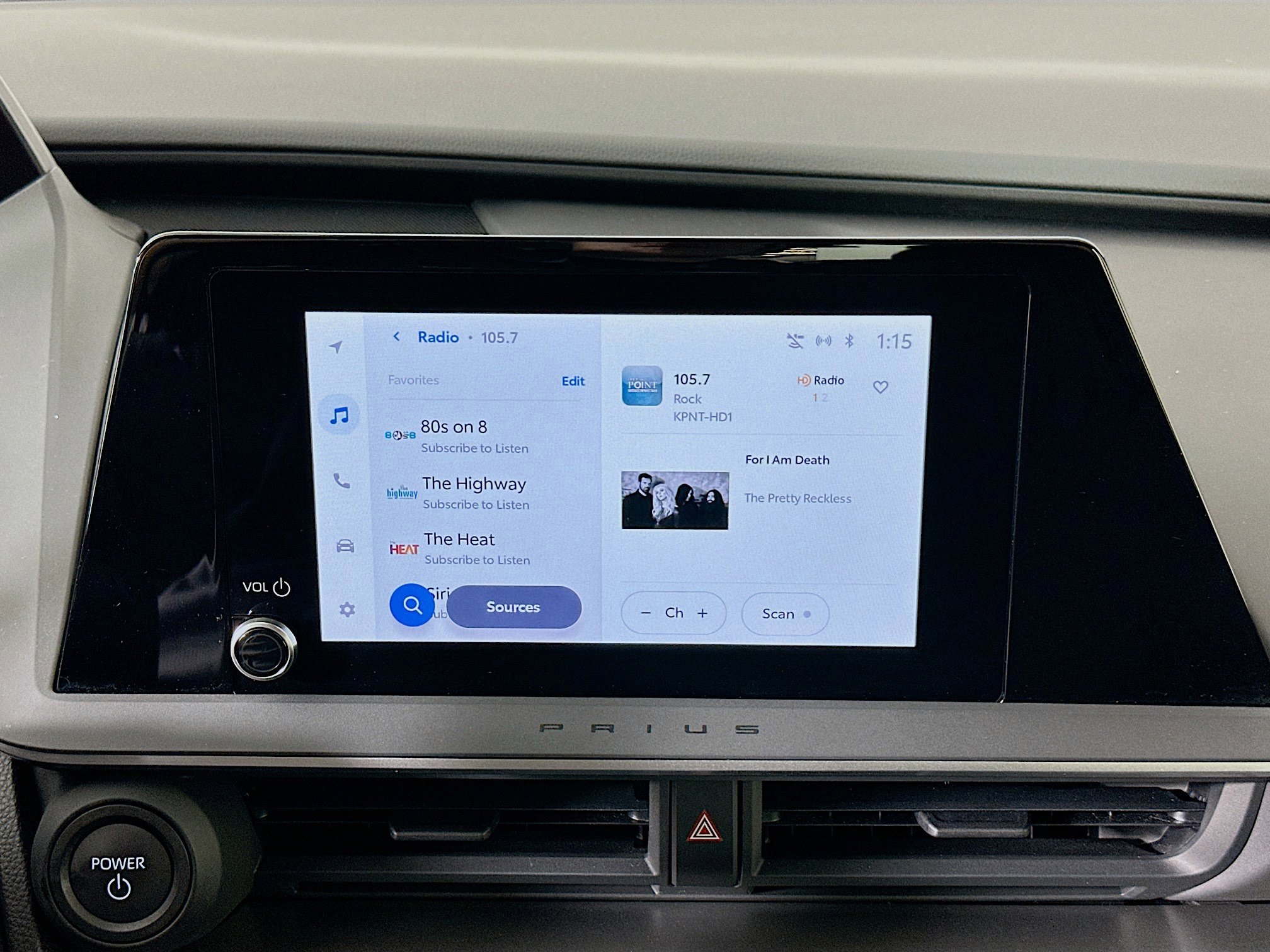 Used 2025 Toyota Prius LE image 21