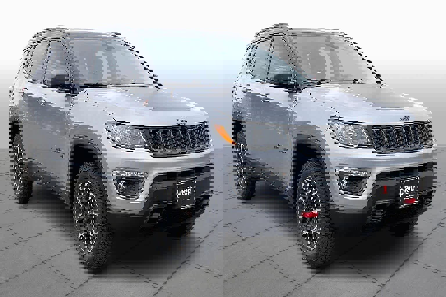 Used 2019 Jeep Compass Trailhawk image 3