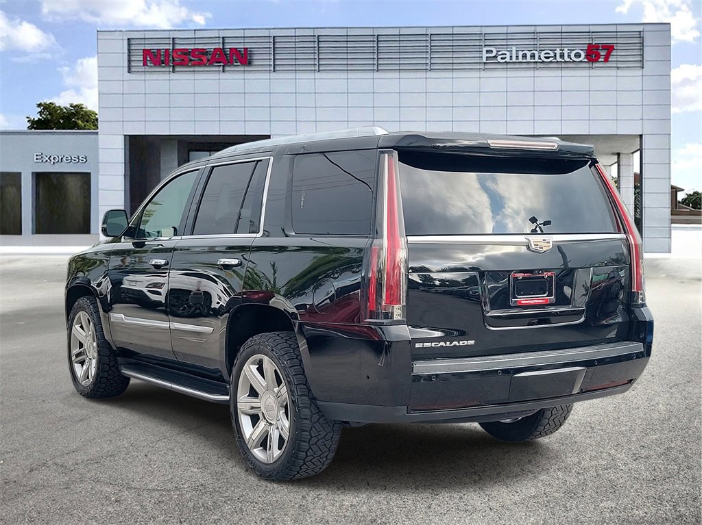 Used 2018 Cadillac Escalade Luxury image 4