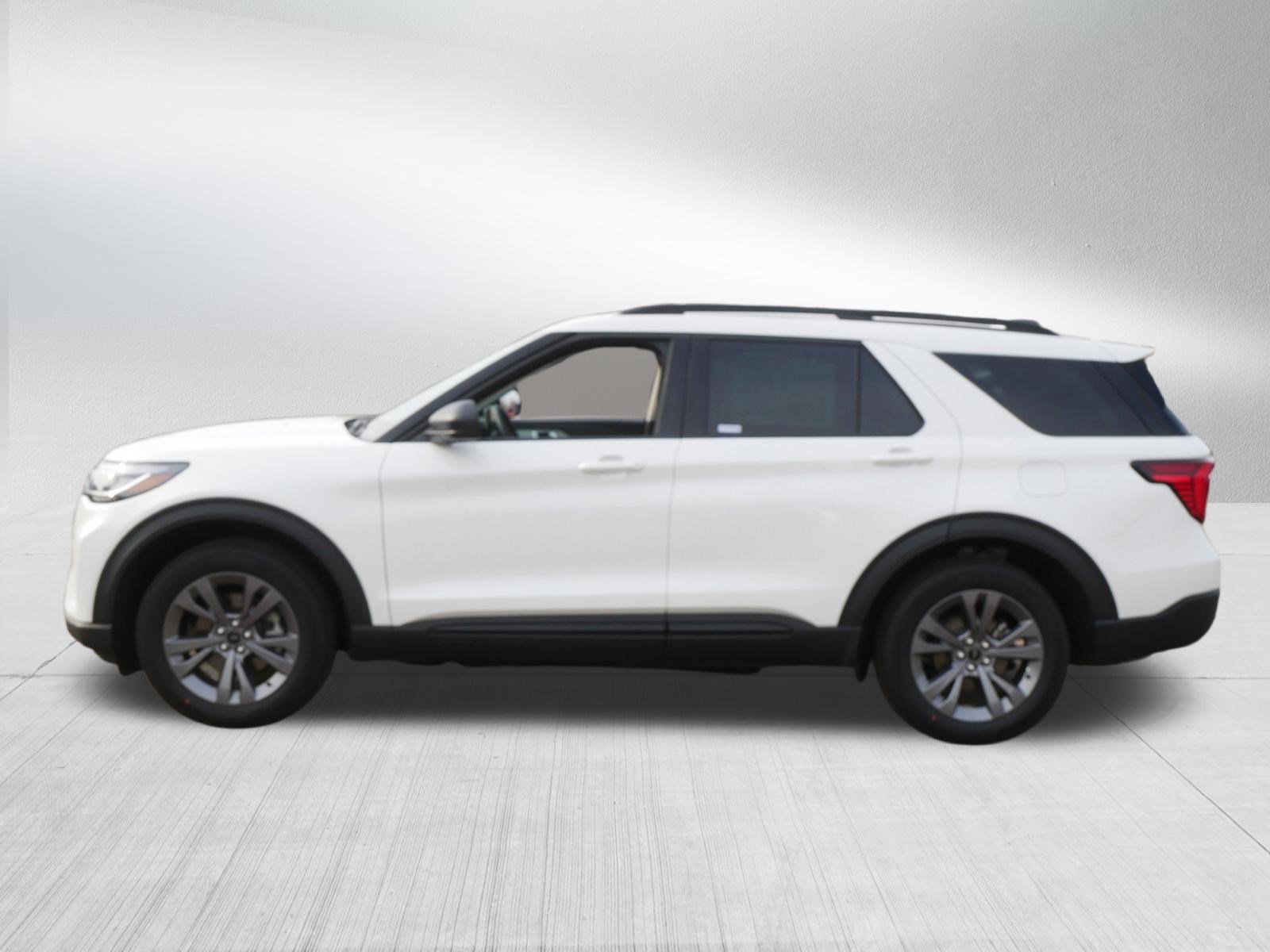 Used 2026 Ford Explorer Active w/ Active Comfort Package image 4