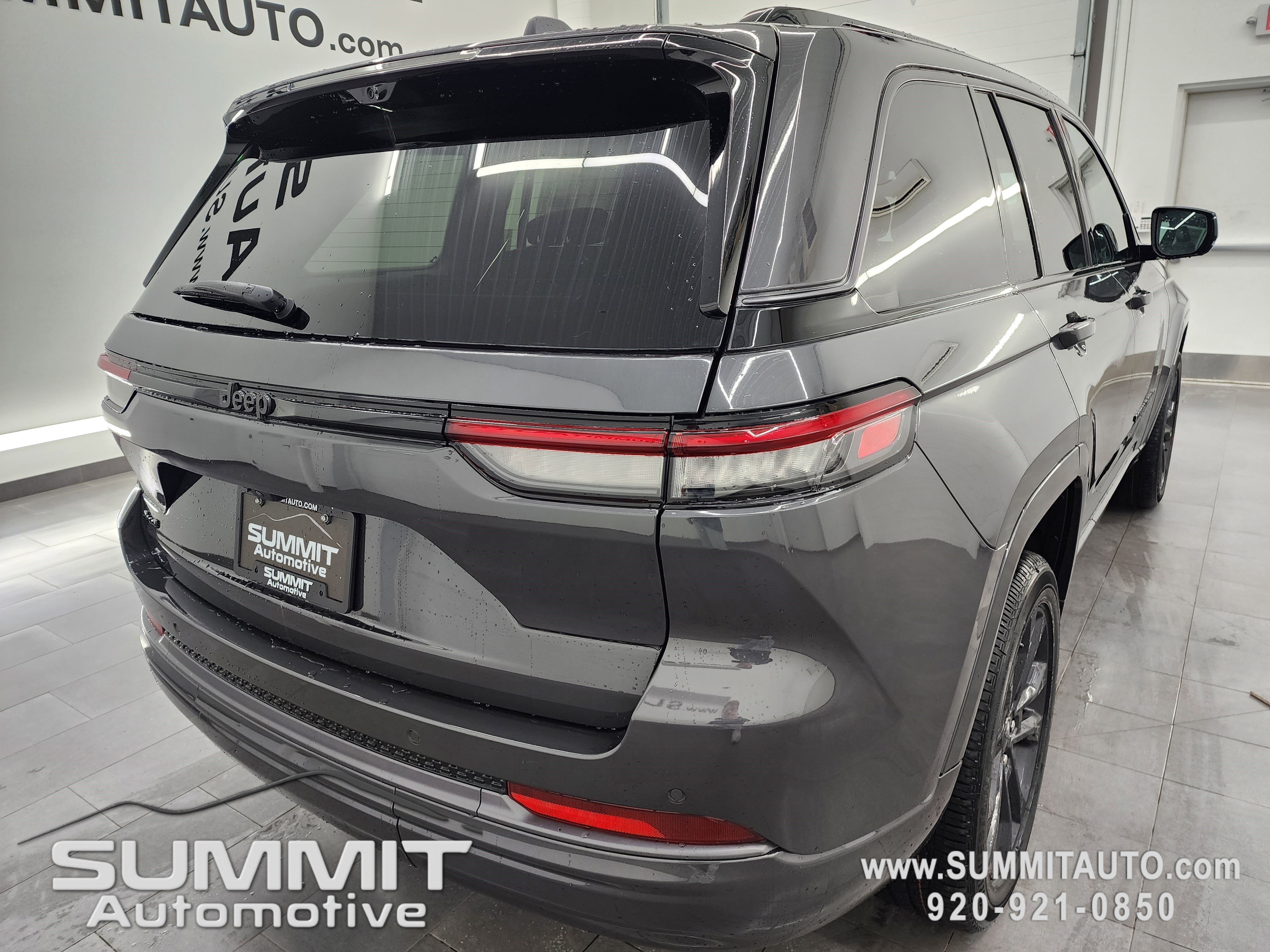 New 2026 Jeep Grand Cherokee Limited Reserve image 4