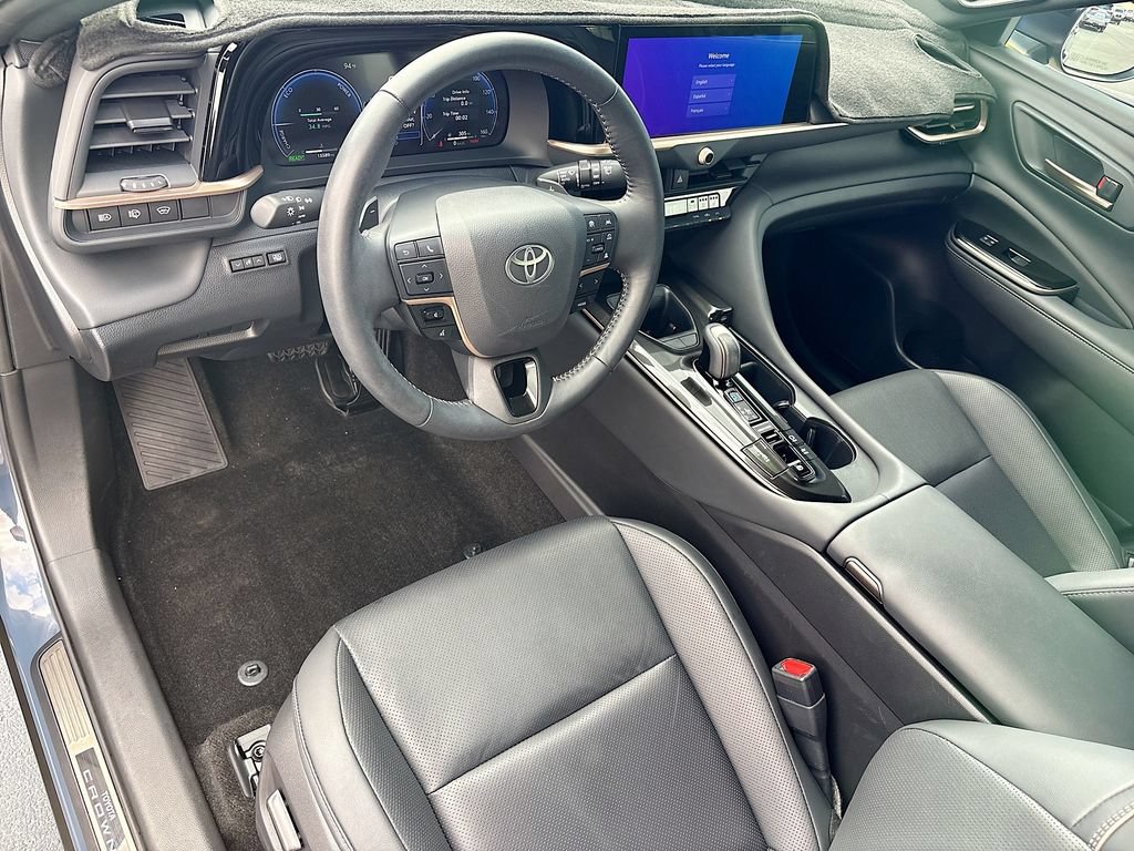Certified 2025 Toyota Crown Signia AWD/4WD image 9