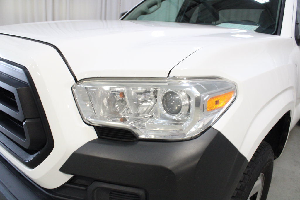 Used 2020 Toyota Tacoma SR AWD/4WD image 33