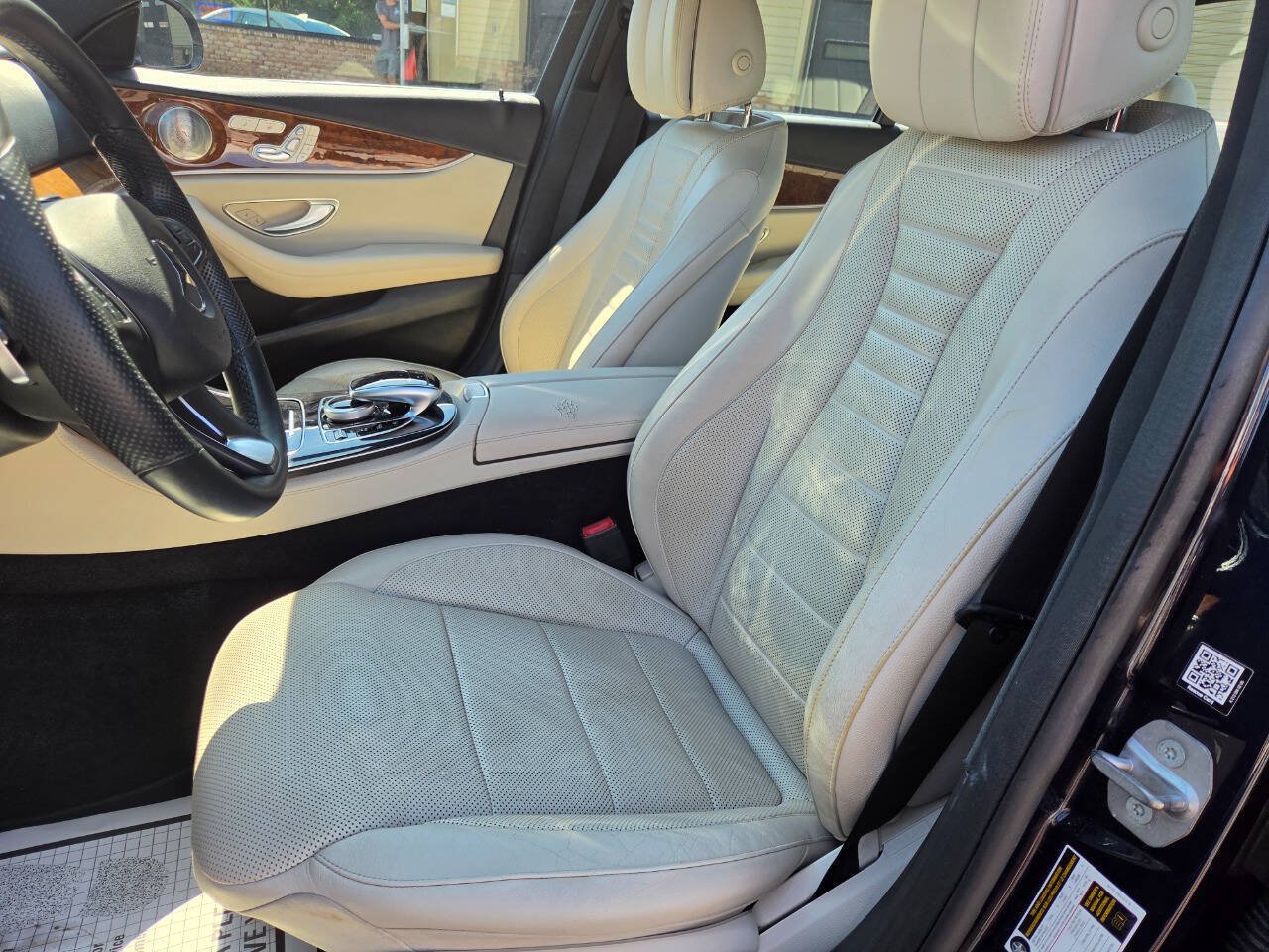 Used 2017 Mercedes-Benz E 300 4MATIC image 10