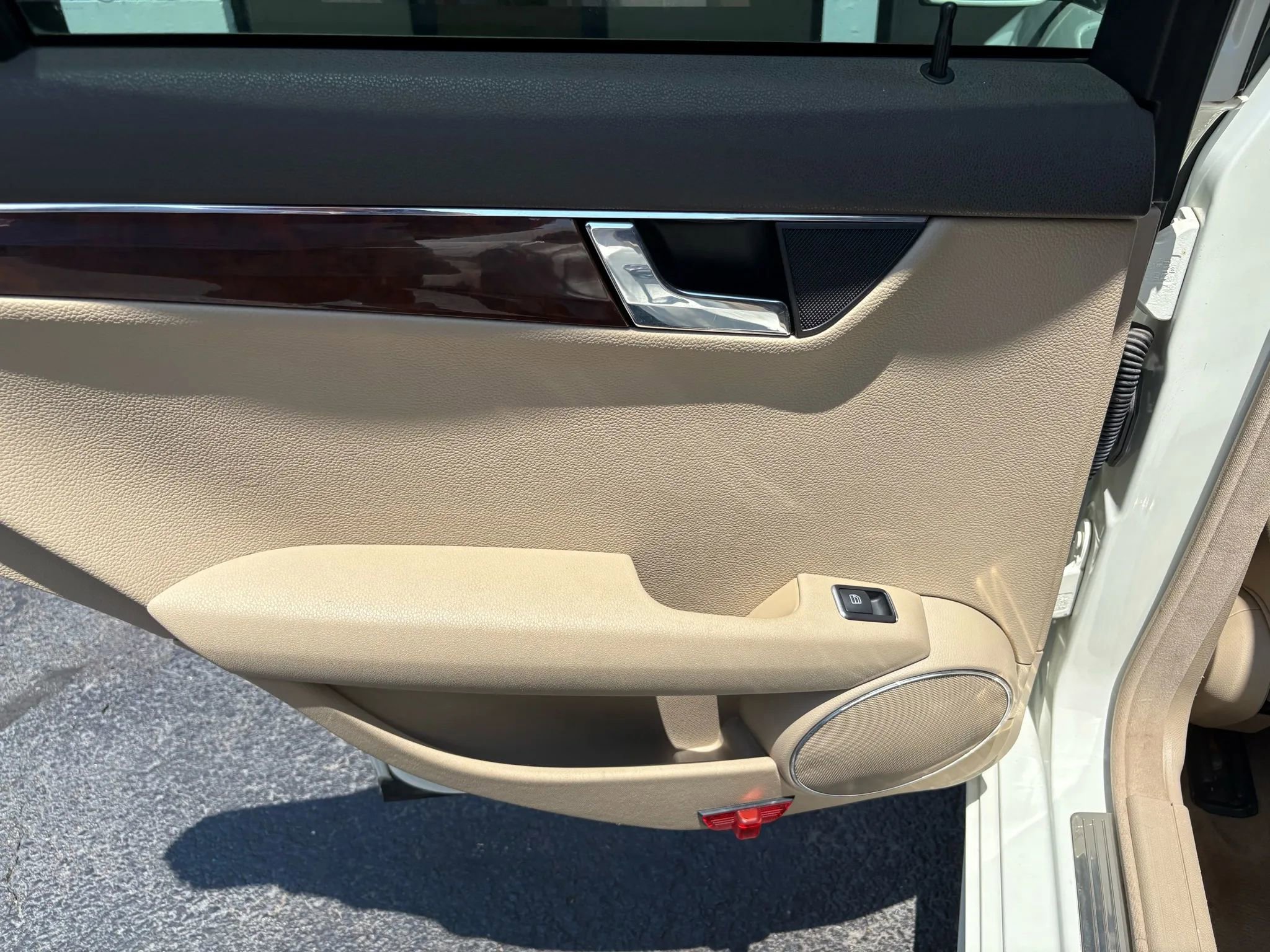 Used 2010 Mercedes-Benz C 300 Sedan image 13