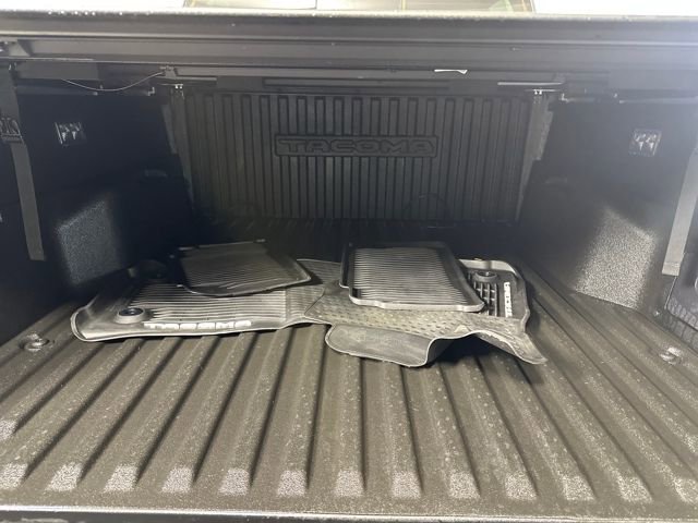 Used 2025 Toyota Tacoma TRD Off-Road image 26