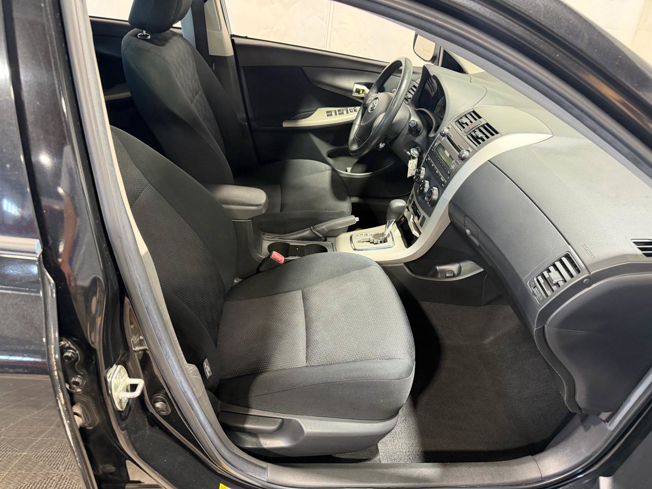 Used 2010 Toyota Corolla S FWD image 12