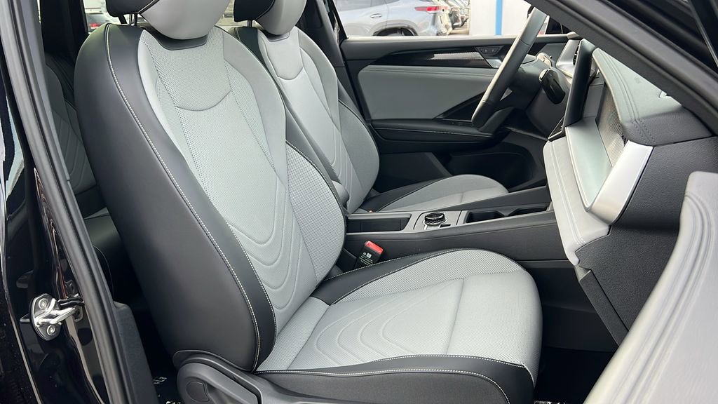 New 2026 Volkswagen Tiguan SE R-Line image 10