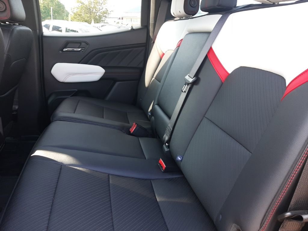 Used 2024 GMC Canyon AT4X AWD/4WD image 25