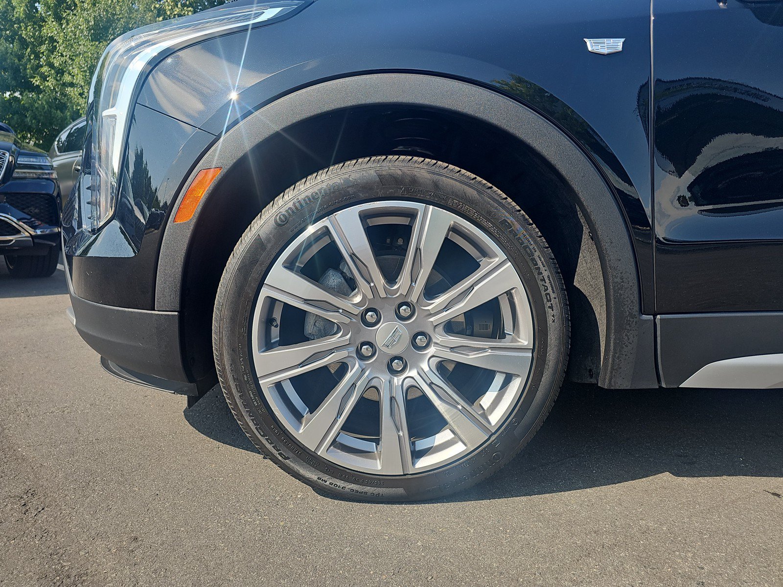 Used 2023 Cadillac XT4 Premium Luxury w/ Cold Weather Package AWD/4WD image 9