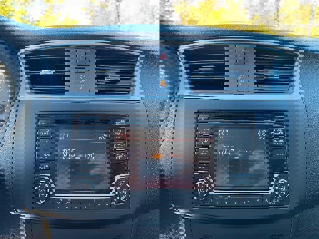 Used 2018 Nissan Sentra S w/ S Midnight Style Package image 15