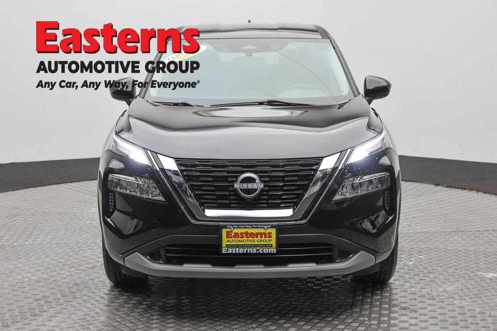 Used 2023 Nissan Rogue SV AWD/4WD image 2
