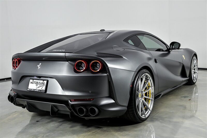 Used 2020 Ferrari 812 Superfast RWD image 9