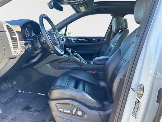 Used 2021 Porsche Cayenne image 16