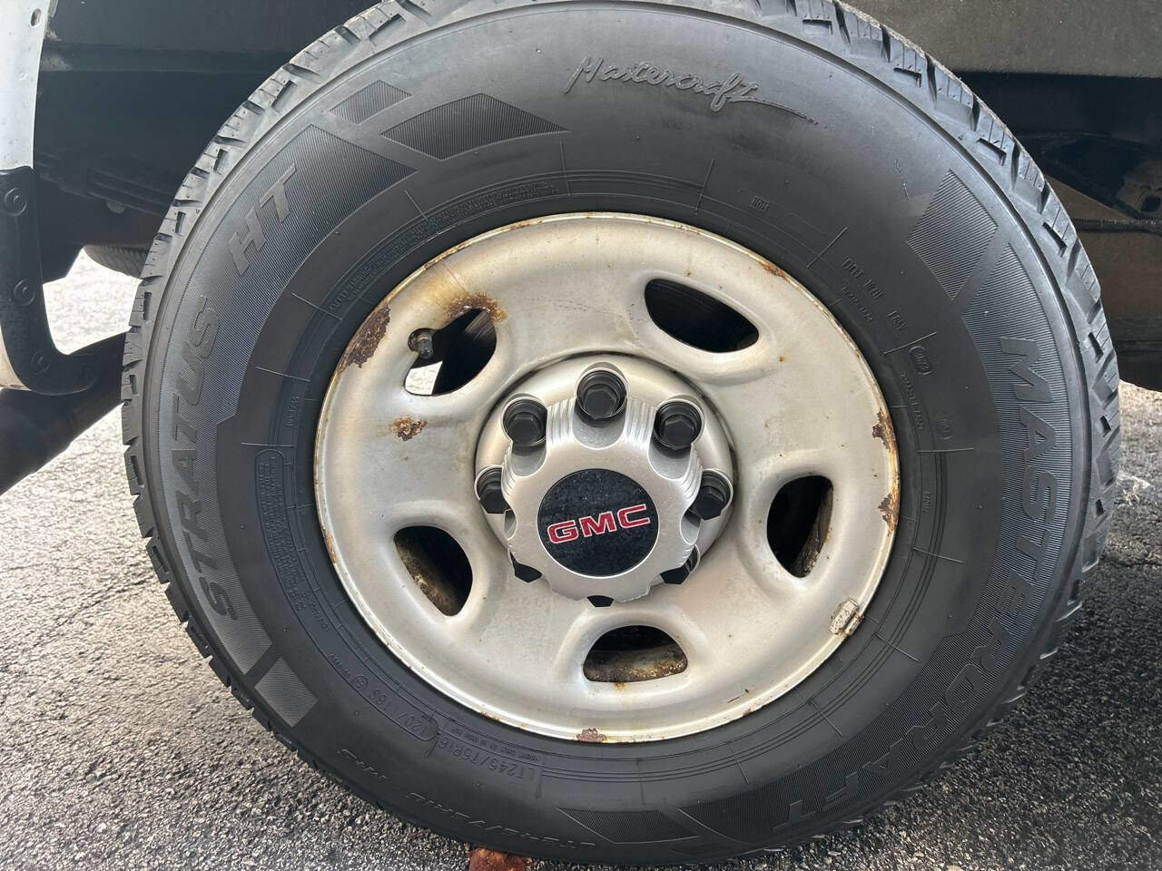 Used 2015 GMC Savana 2500 RWD image 17