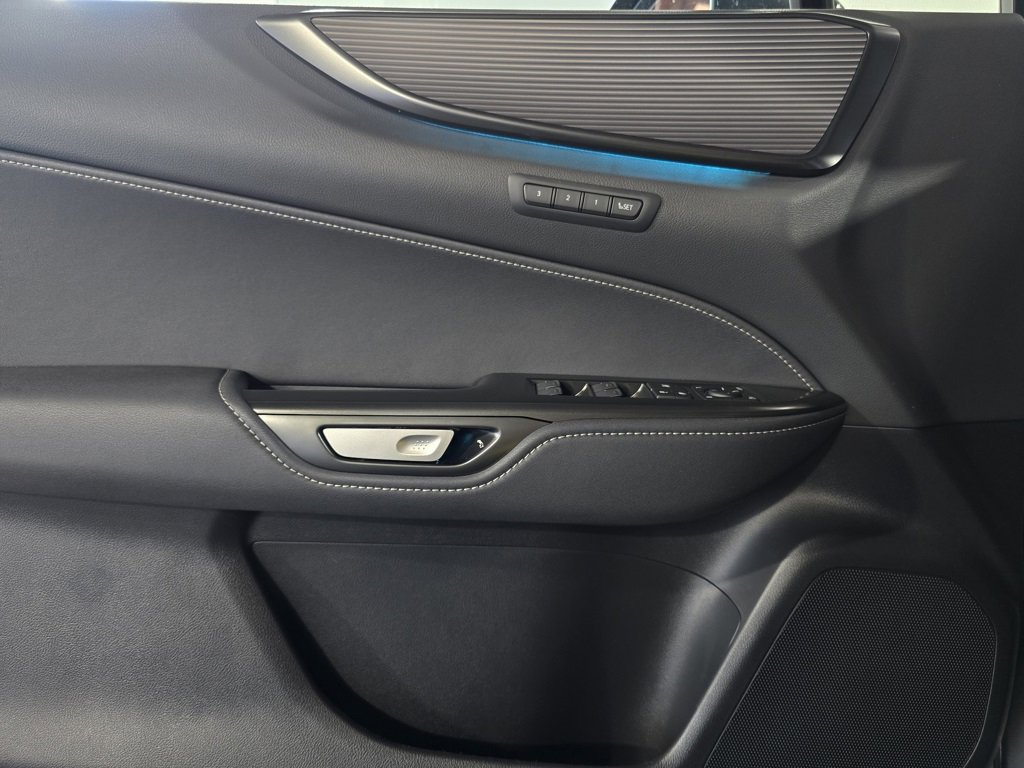Used 2025 Lexus NX 450h+ F Sport image 12