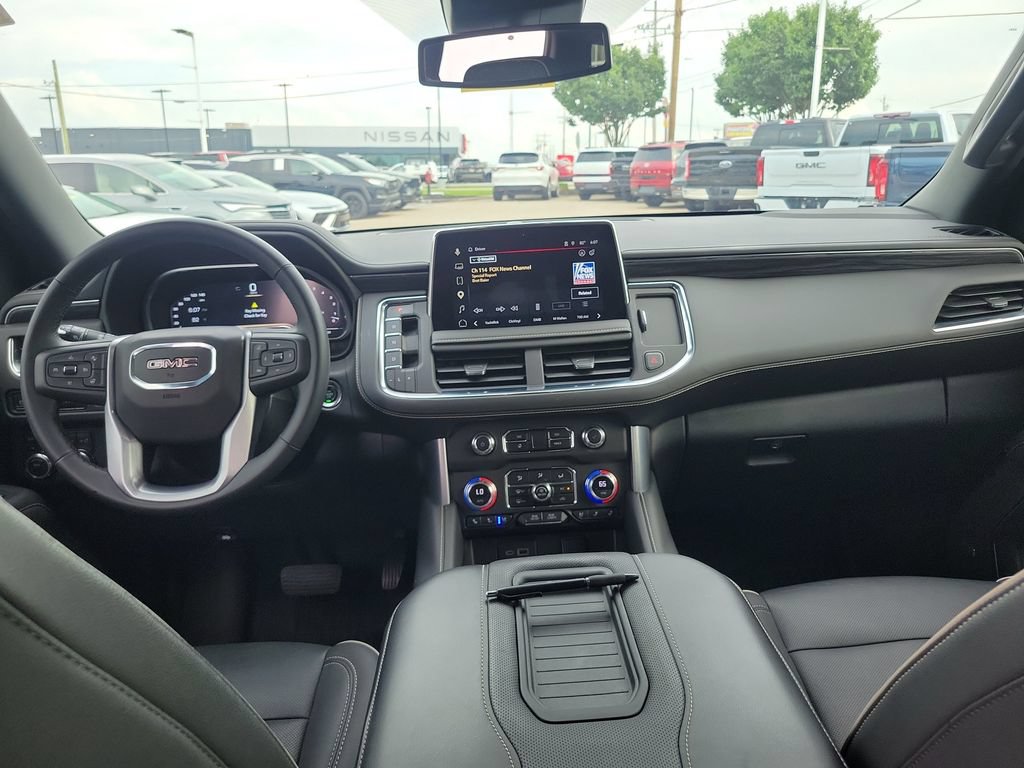 Used 2023 GMC Yukon SLT w/ SLT Premium Package AWD/4WD image 15