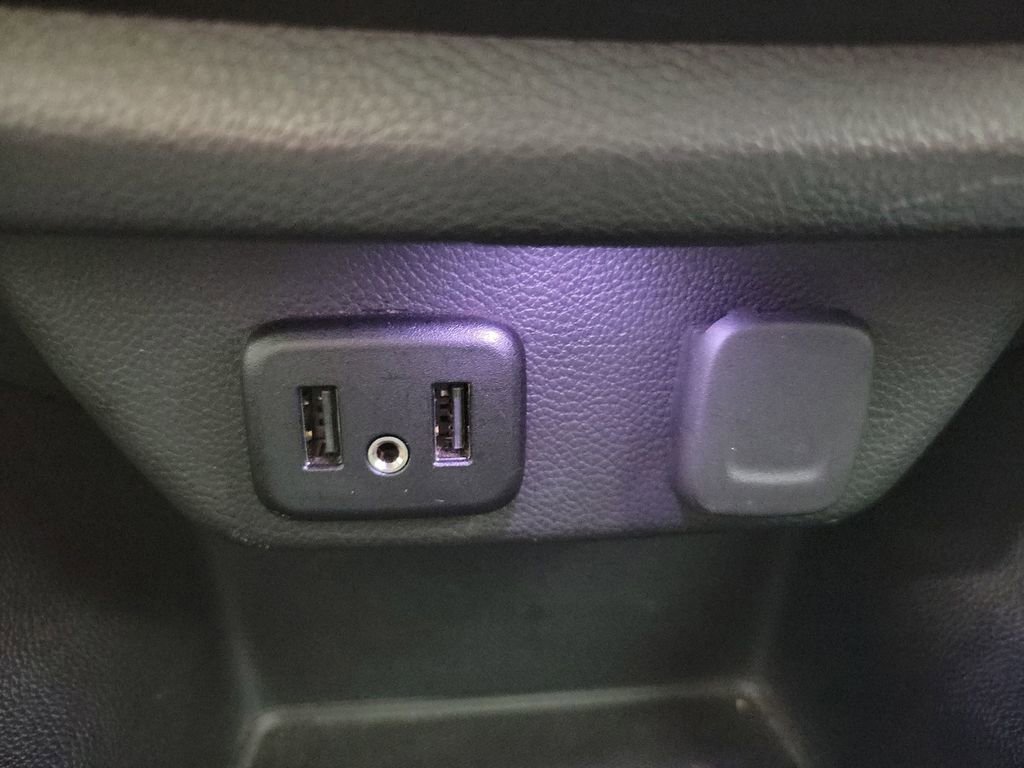 Used 2021 Chevrolet Traverse LT image 44