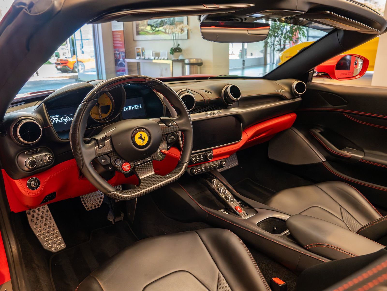 Used 2020 Ferrari Portofino RWD image 9