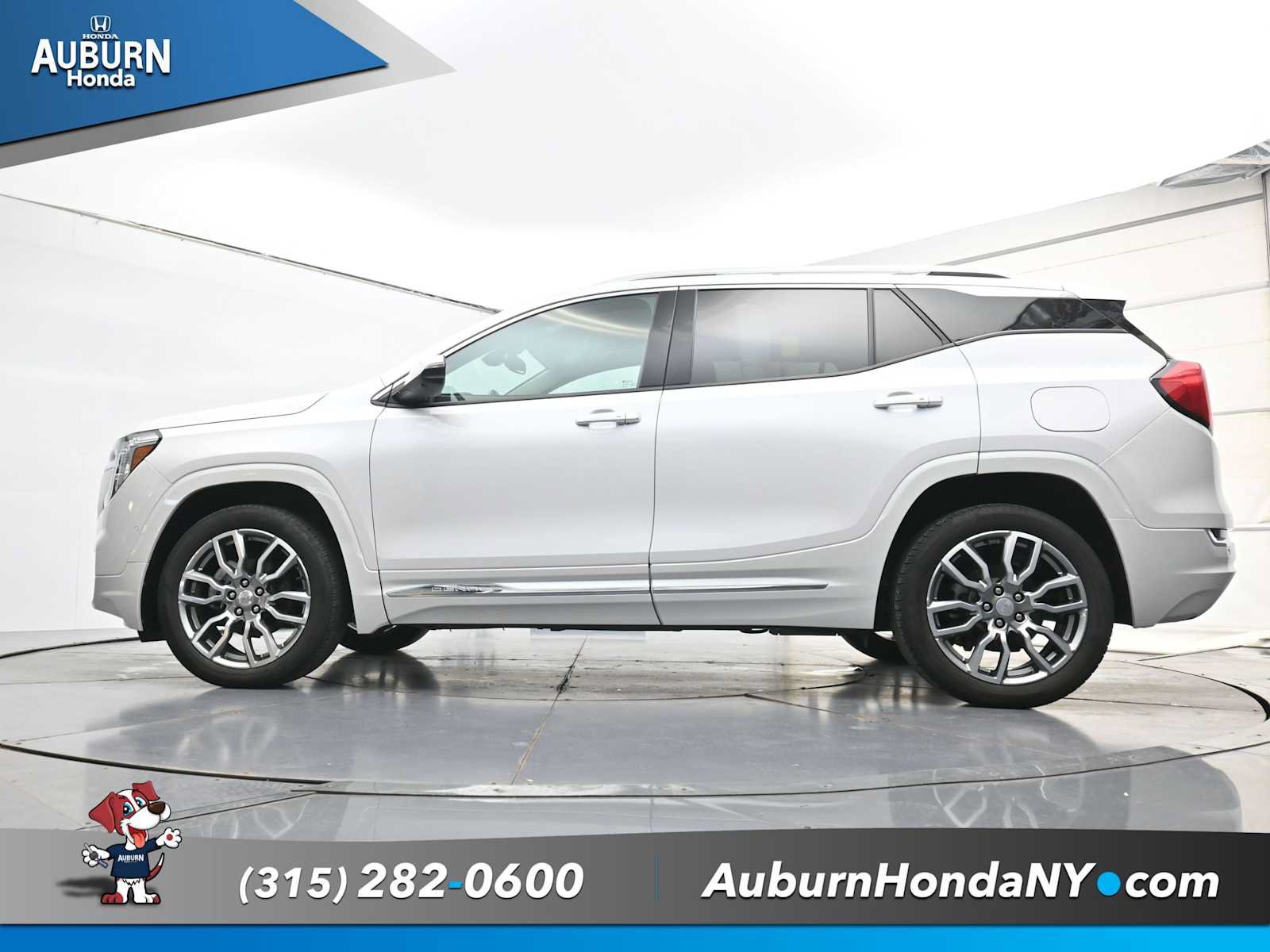 Used 2022 GMC Terrain Denali w/ Denali Premium Package AWD/4WD image 23