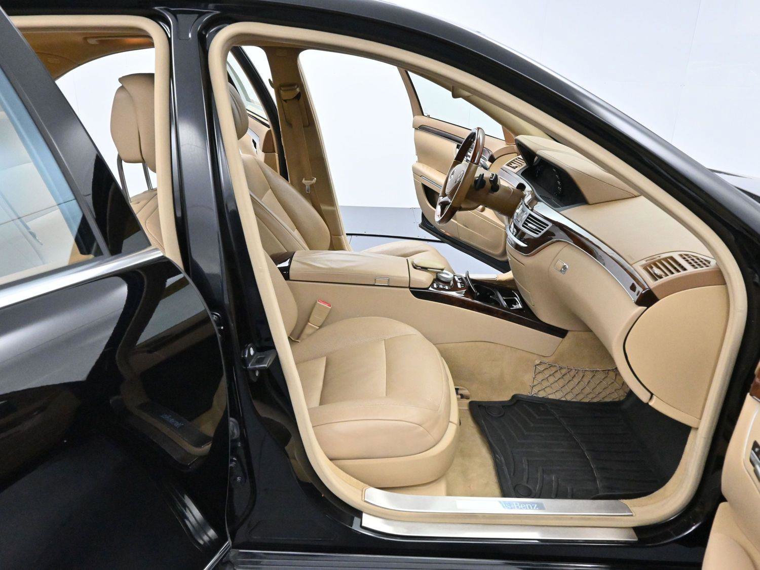 Used 2012 Mercedes-Benz S 550 4MATIC image 27