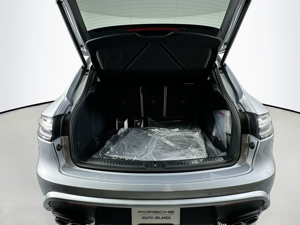 New 2026 Porsche Macan GTS AWD/4WD image 28