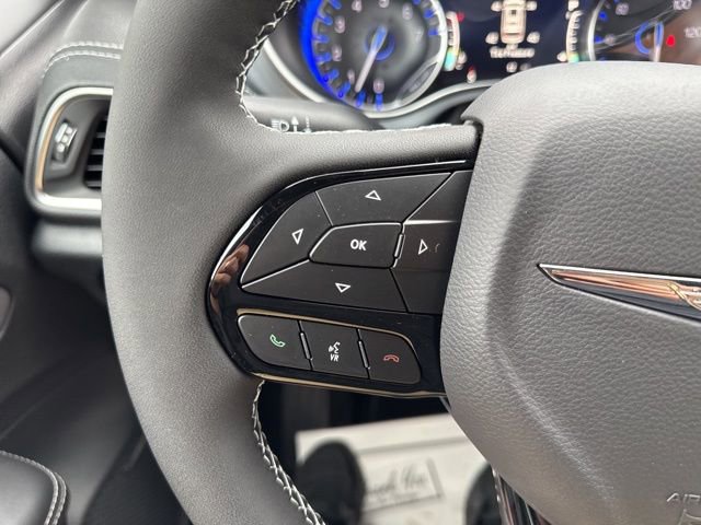 New 2026 Chrysler Pacifica Limited w/ Uconnect Theater Family Group image 36