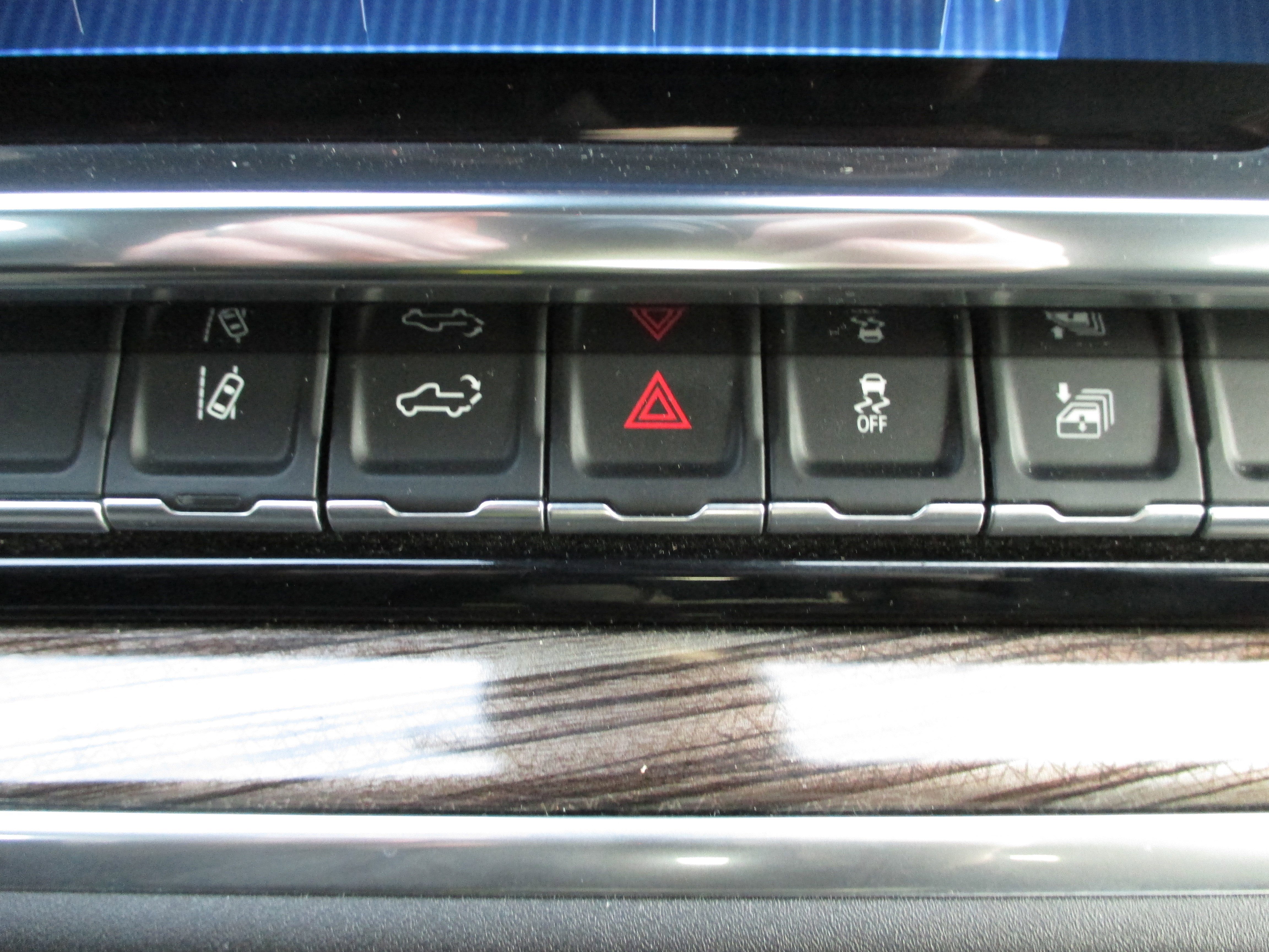 Used 2025 Chevrolet Silverado 2500 LT w/ Convenience Package image 24