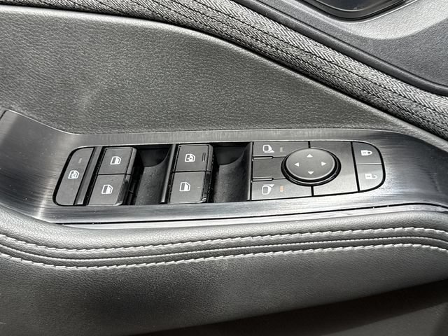 Used 2023 Nissan Rogue SV FWD image 22