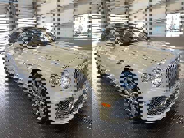 Used 2021 Bentley Flying Spur W12 image 1