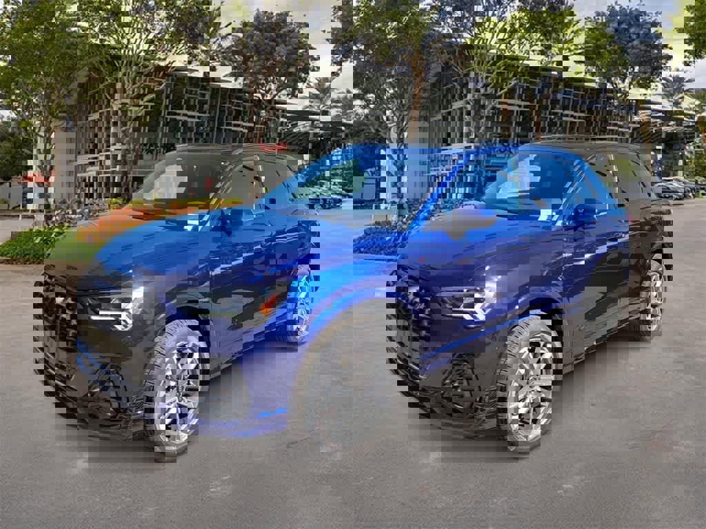 New 2025 Audi Q3 2.0T Premium