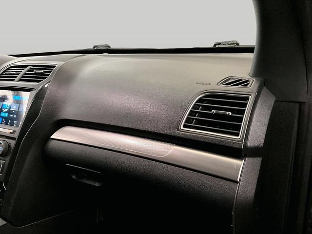 Used 2018 Ford Explorer XLT w/ Equipment Group 202A AWD/4WD image 16