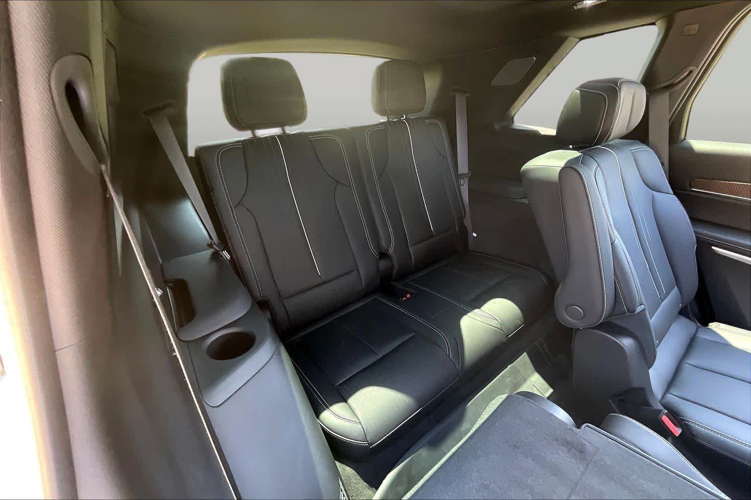 Used 2026 Cadillac Vistiq Sport w/ LPO, Floor Liner Package AWD/4WD image 34