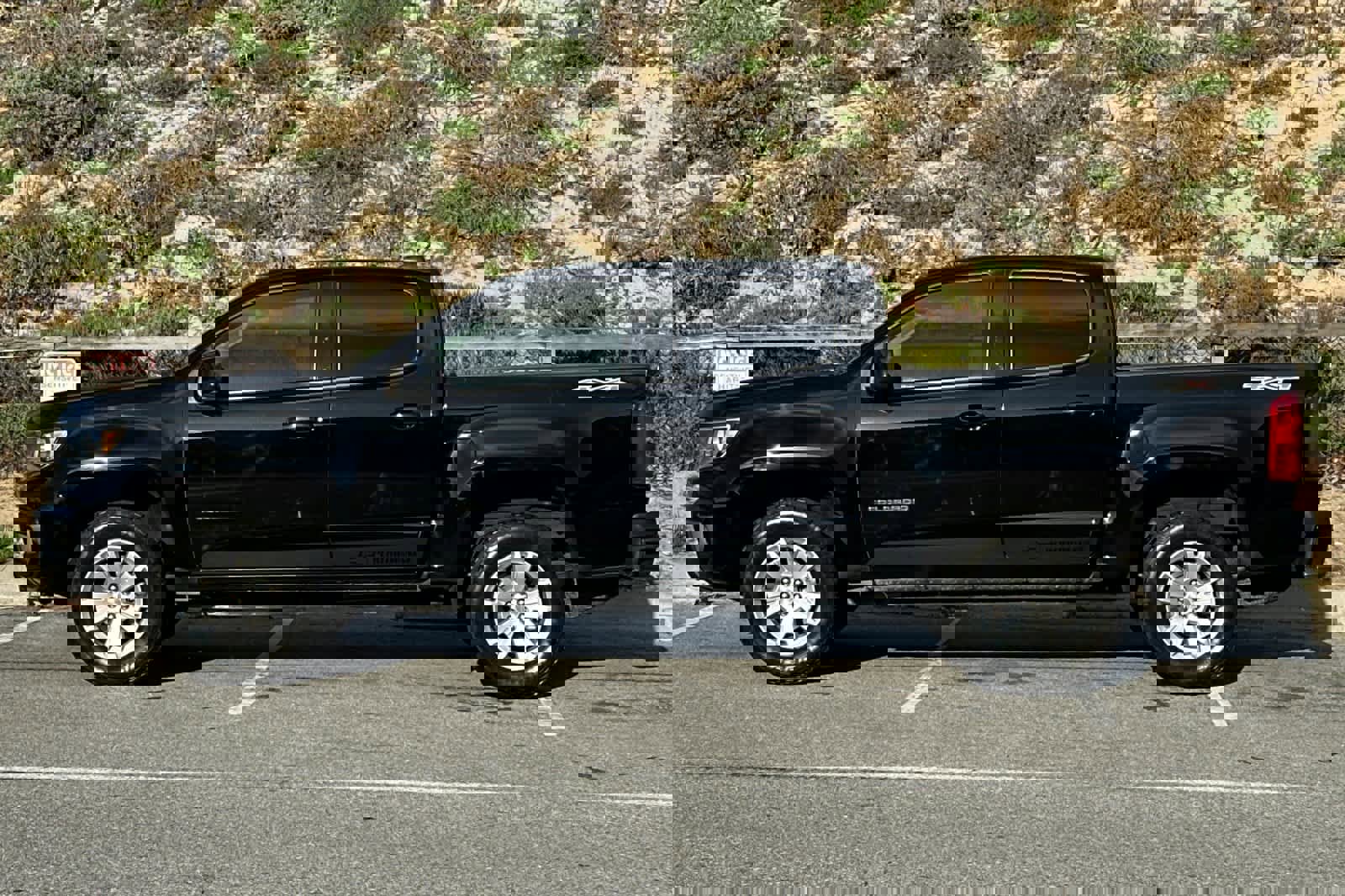 Used 2022 Chevrolet Colorado LT w/ Luxury Package image 9