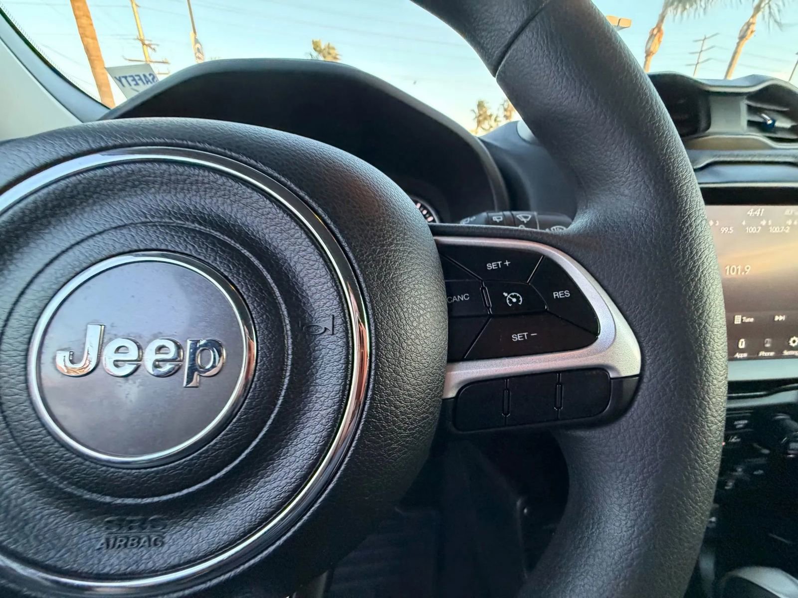 Used 2023 Jeep Renegade Latitude image 15