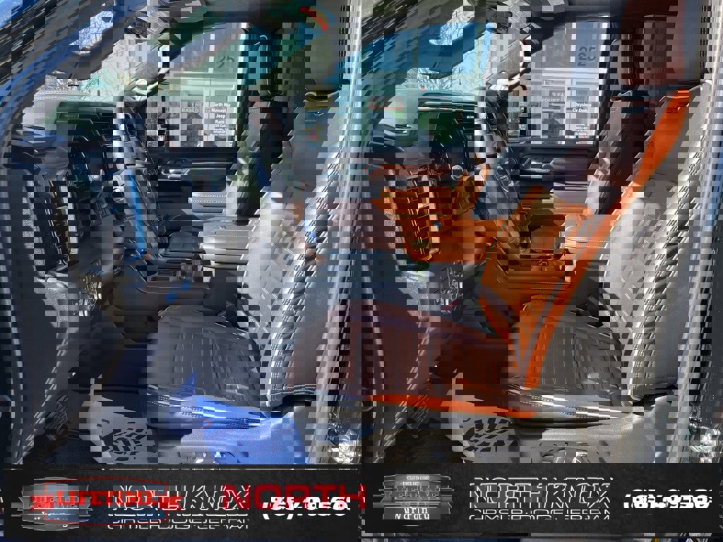 Used 2025 GMC Sierra 2500 Denali Ultimate image 3