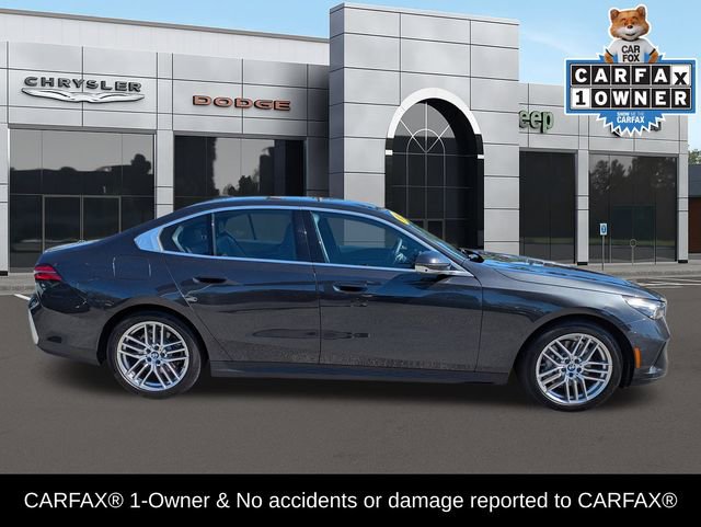 Used 2024 BMW 530i xDrive w/ Premium Package image 2