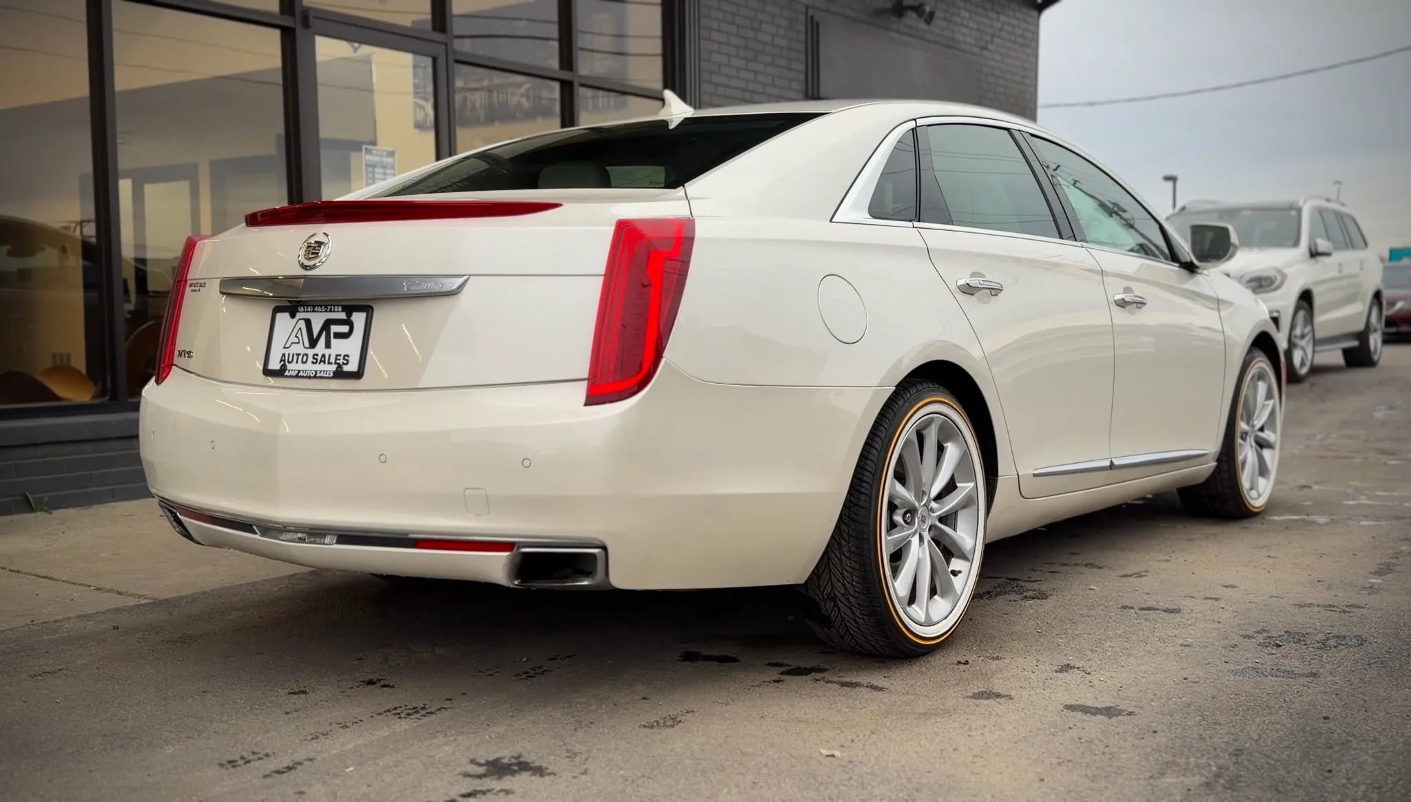 Used 2014 Cadillac XTS Luxury w/ Driver Awareness Package image 2