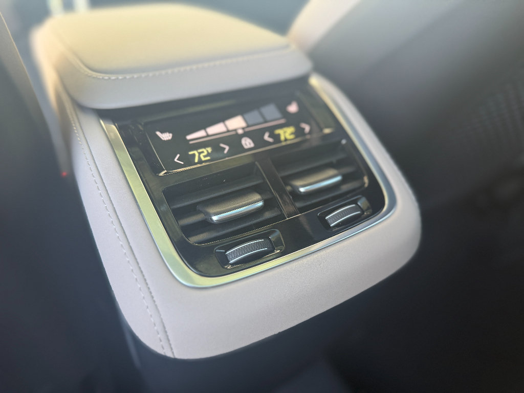 New 2026 Volvo XC90 B6 Plus w/ Protection Package Premier AWD/4WD image 25