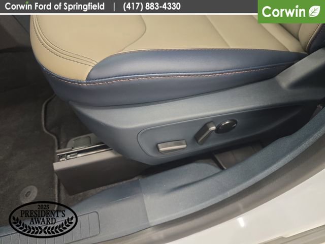 New 2026 Ford Maverick Lariat image 38