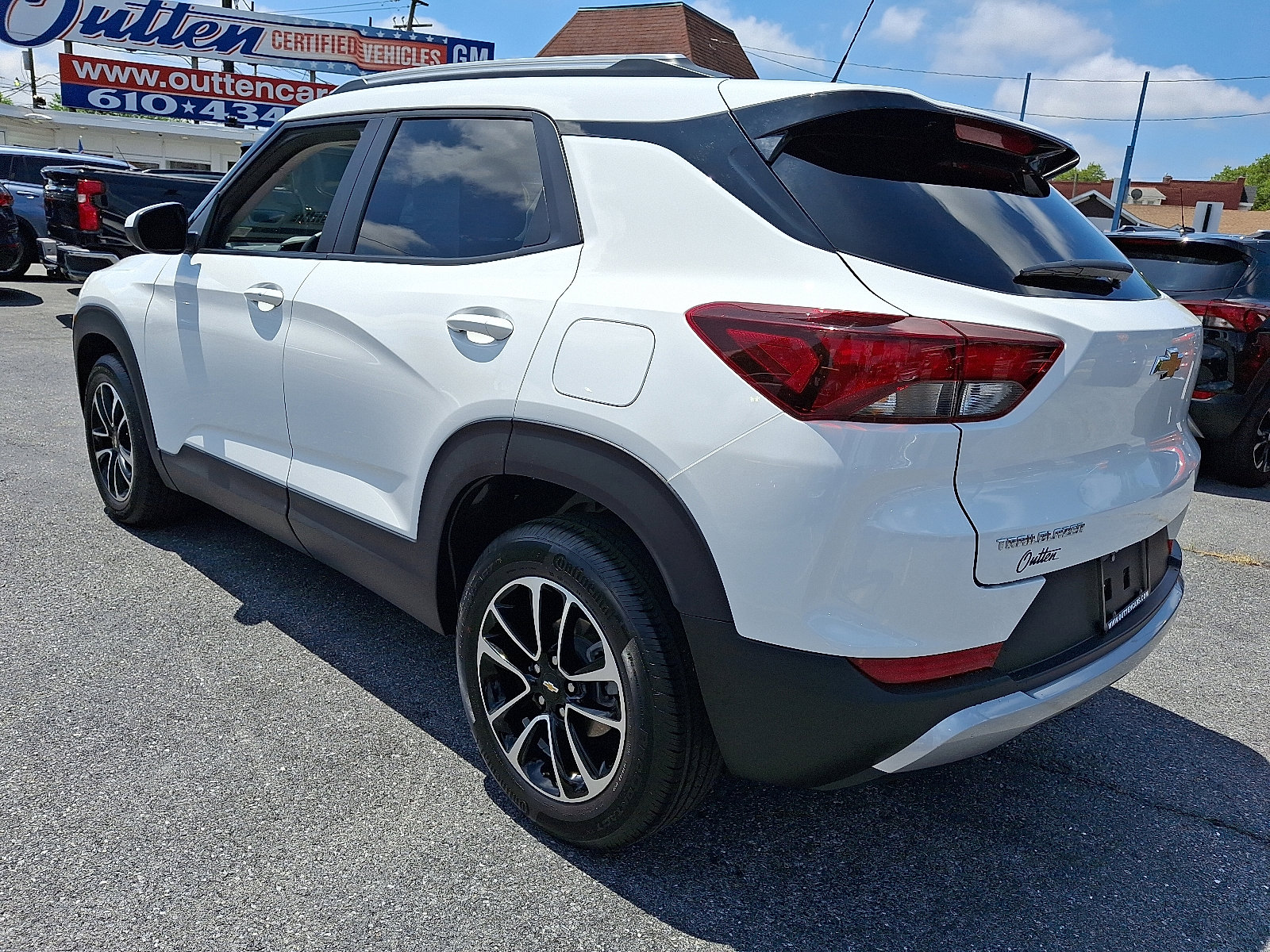 Used 2025 Chevrolet TrailBlazer LT image 3