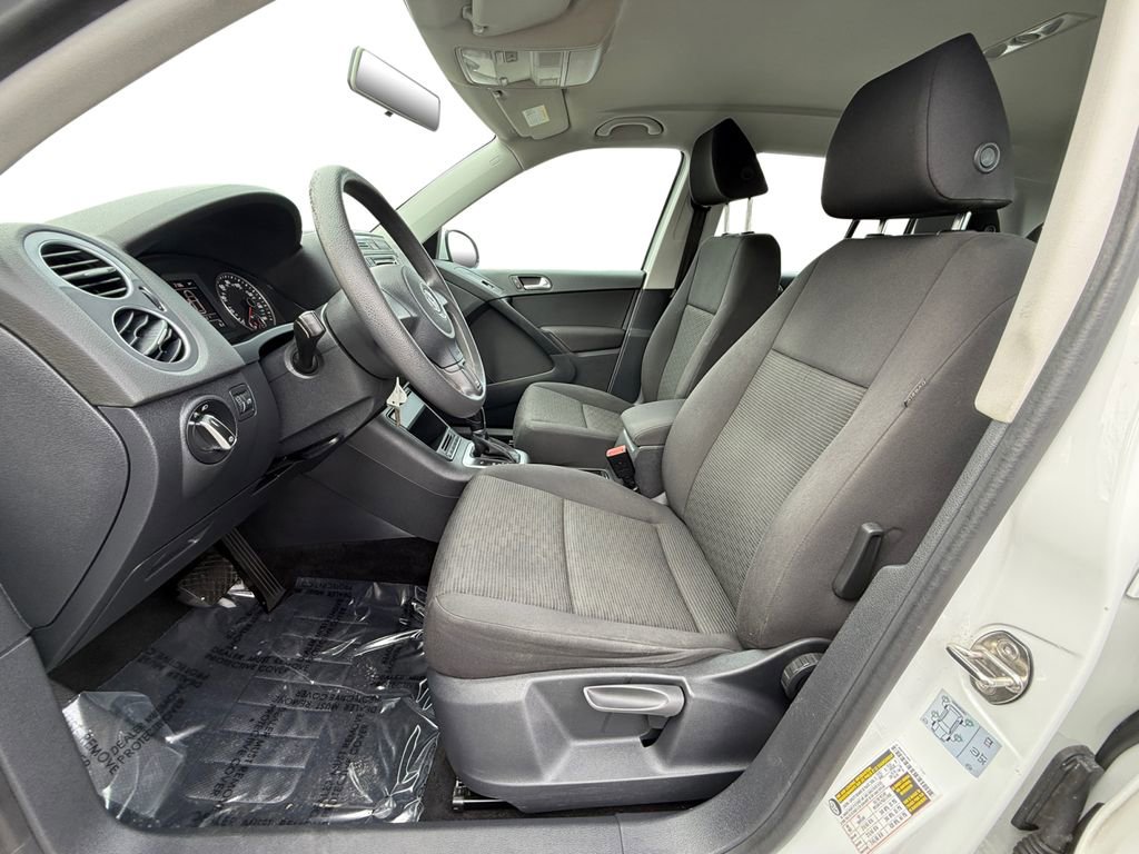 Used 2018 Volkswagen Tiguan Limited image 9