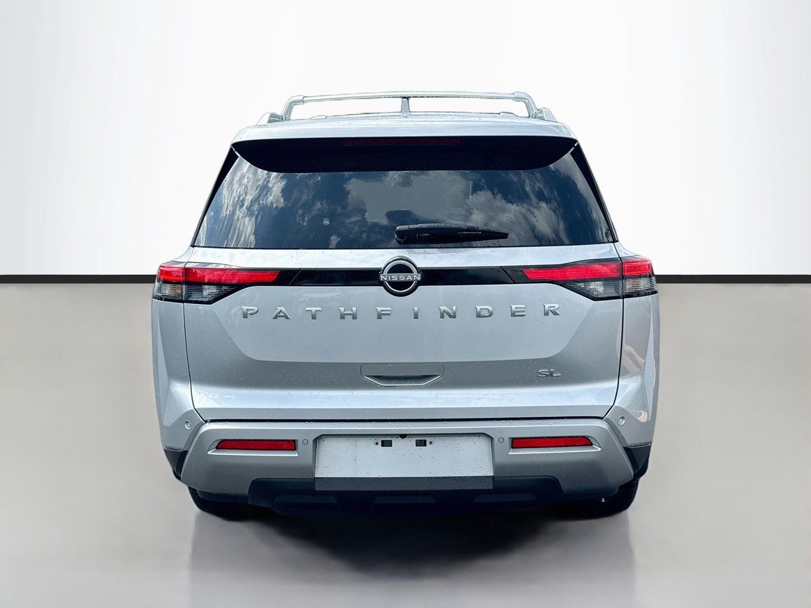 Used 2025 Nissan Pathfinder SL FWD image 6