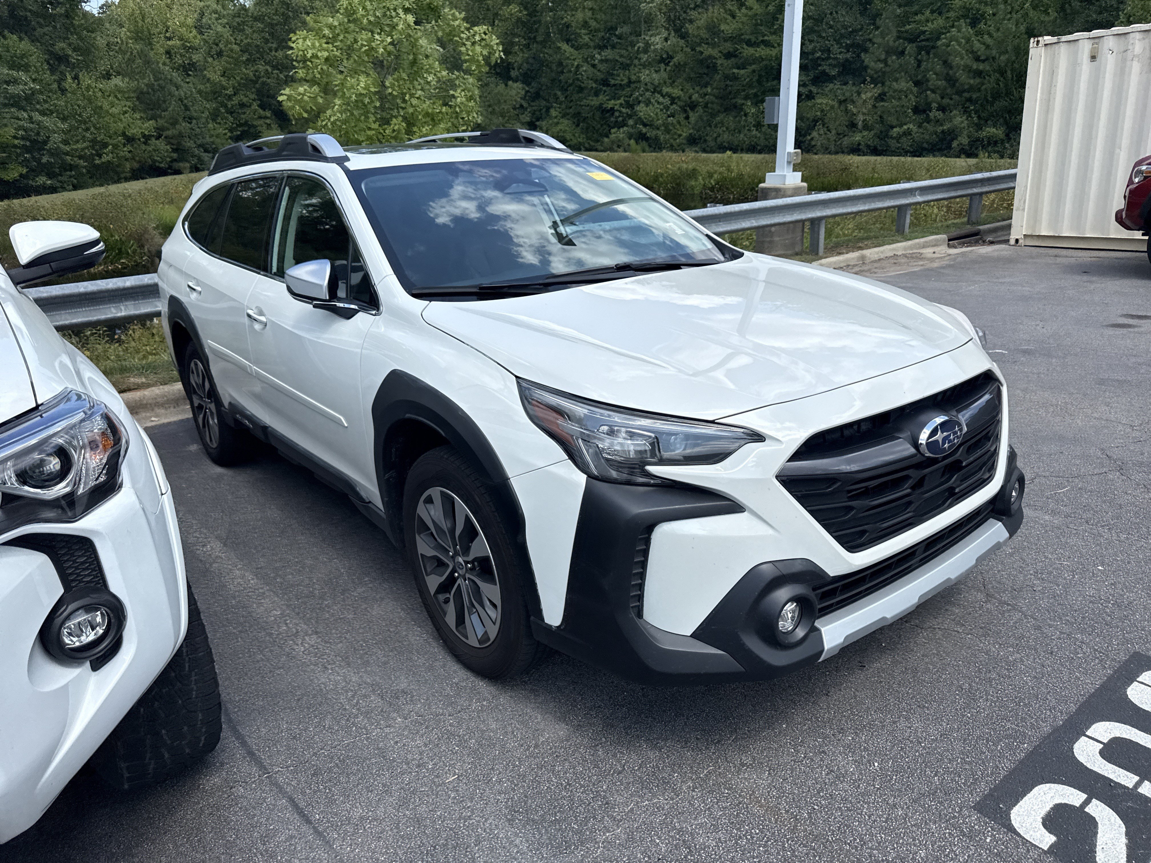 Used 2023 Subaru Outback Touring XT AWD/4WD image 5