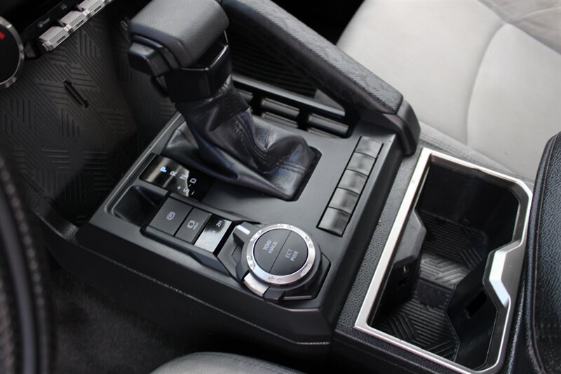 Used 2024 Toyota Tacoma SR5 AWD/4WD image 34