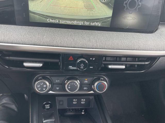 Used 2025 Nissan Kicks SV AWD/4WD image 24