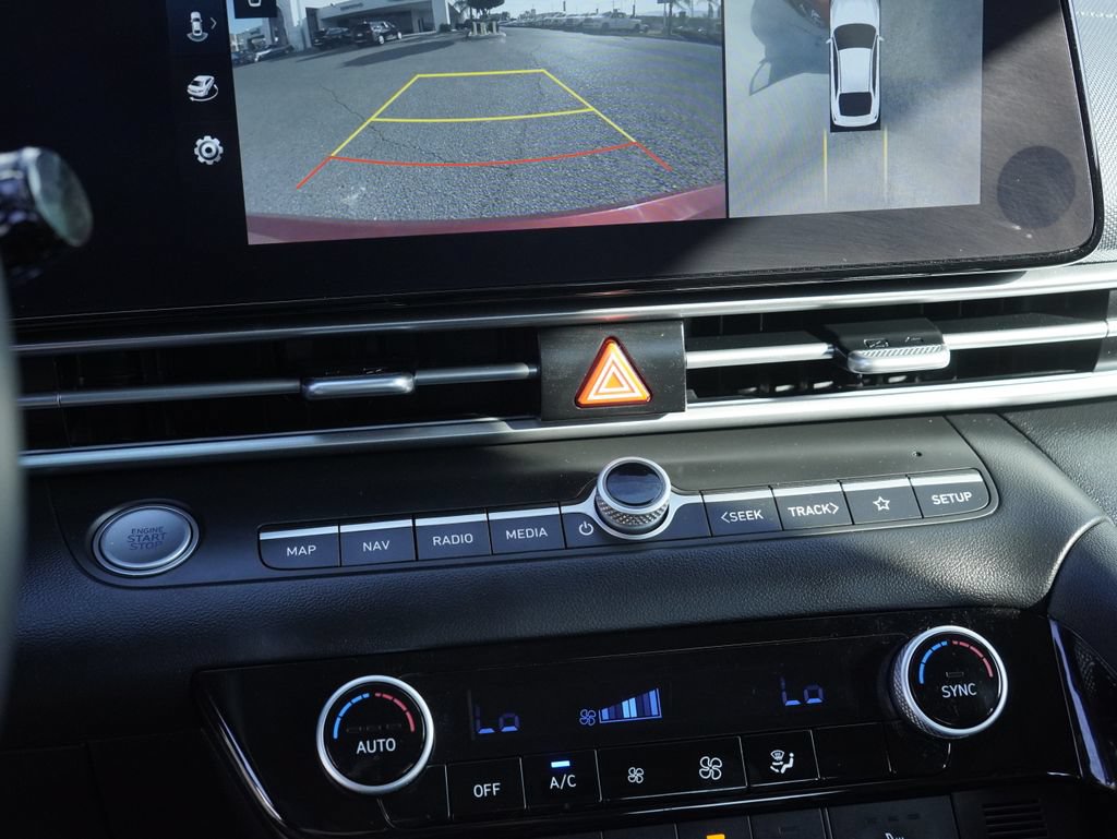 Used 2024 Hyundai Elantra Limited FWD image 21
