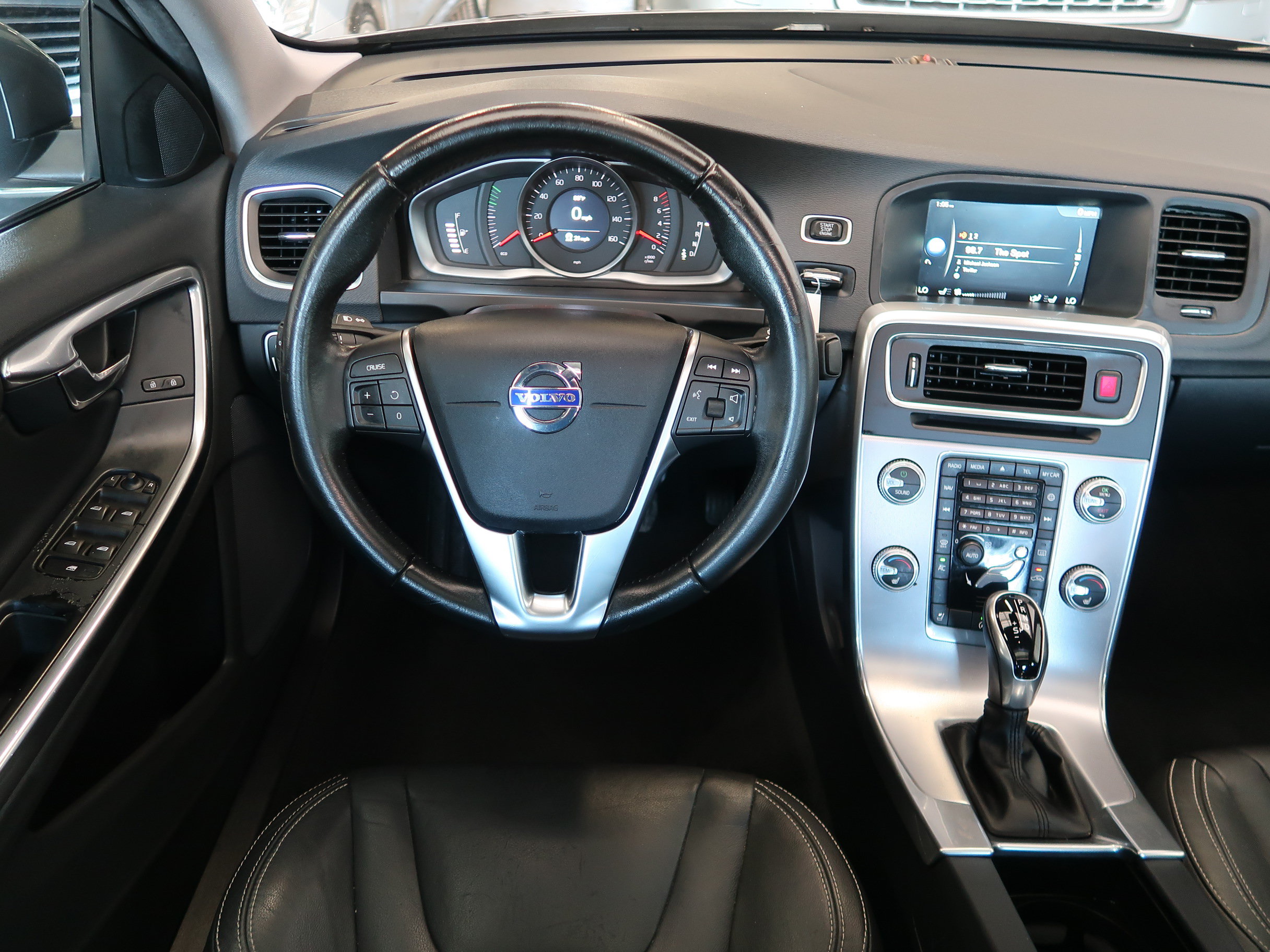 Used 2017 Volvo S60 T5 Dynamic FWD image 11