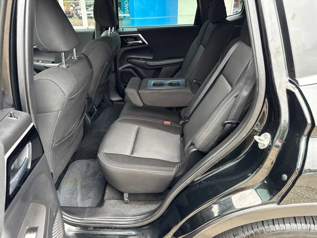 Used 2023 Mitsubishi Outlander ES AWD/4WD image 13